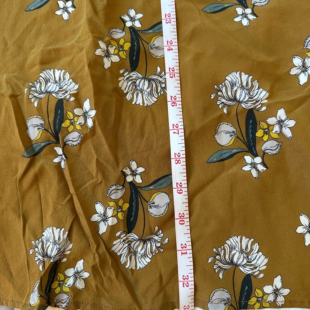 Amour Vert 100% silk dress size medium mustard gold mini with floral design - Picture 9 of 10